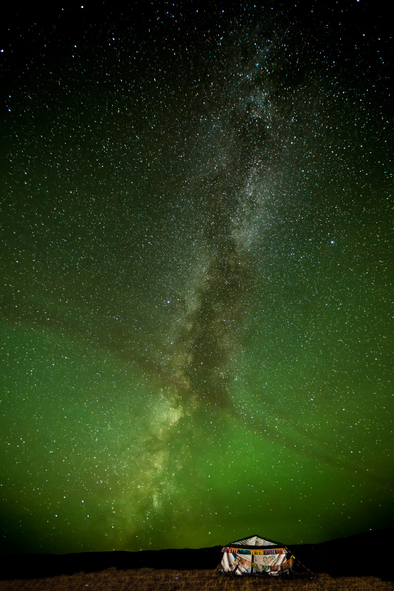 第一次看到银河 谁也不知道我有多激动 br /> 星空by韩天阳 前景by me