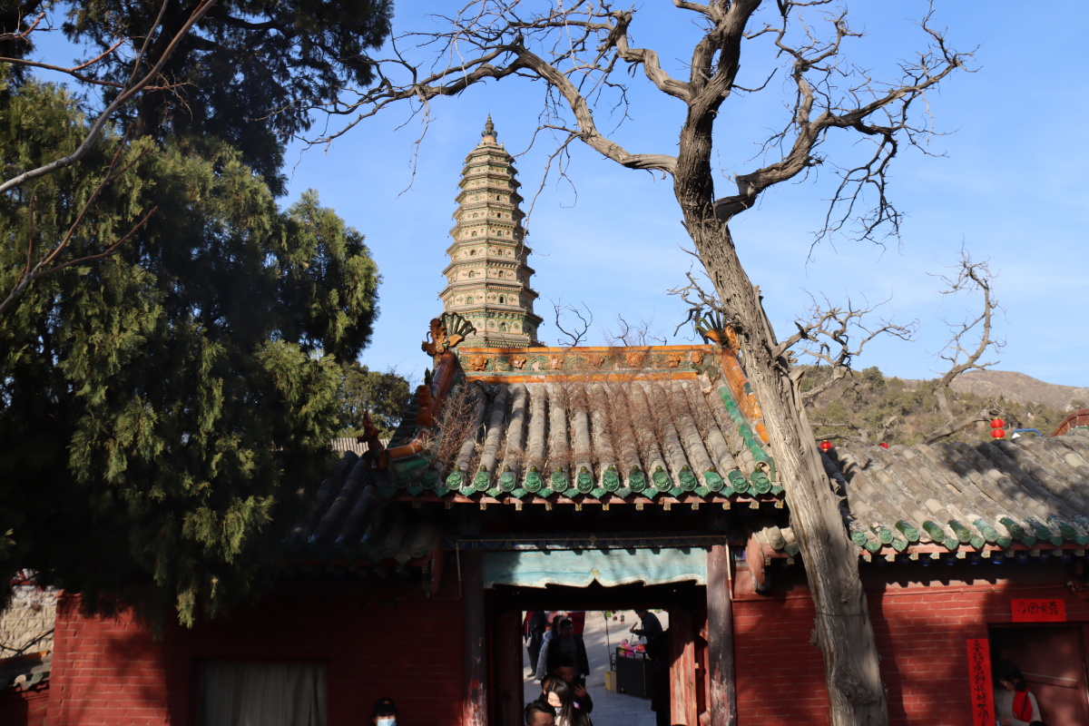 细拍飞虹塔霍泉