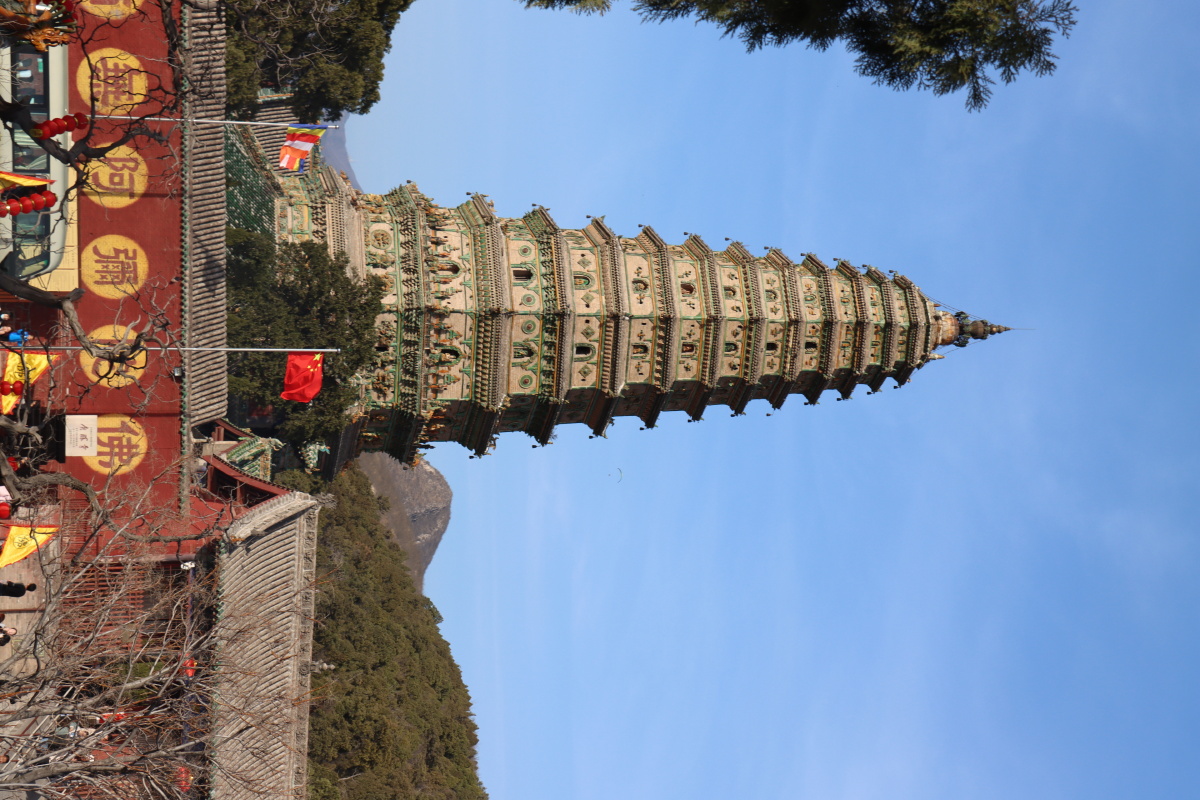 细拍飞虹塔霍泉