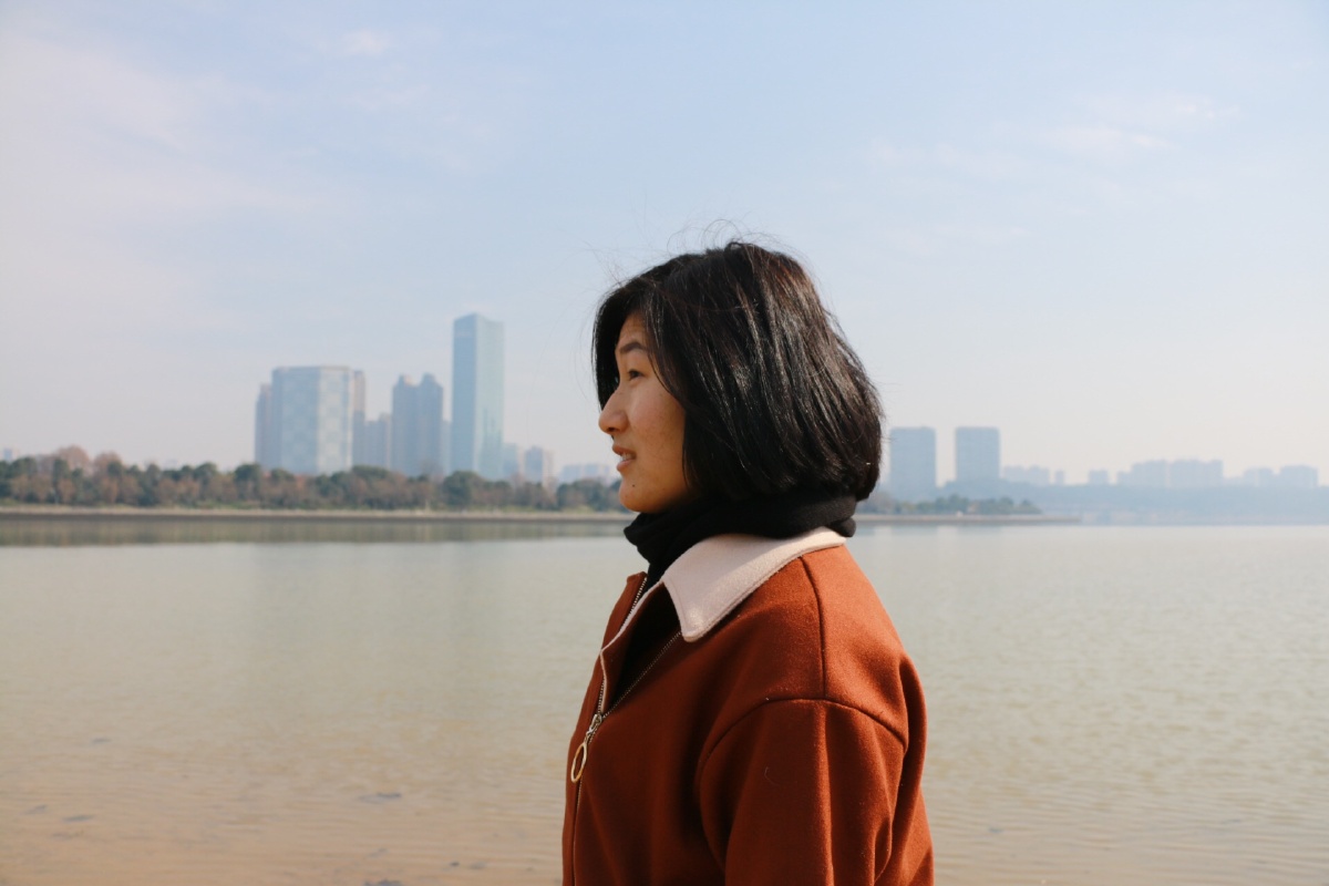 调皮不羁爱自由 素颜而立似水柔