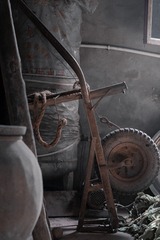443712