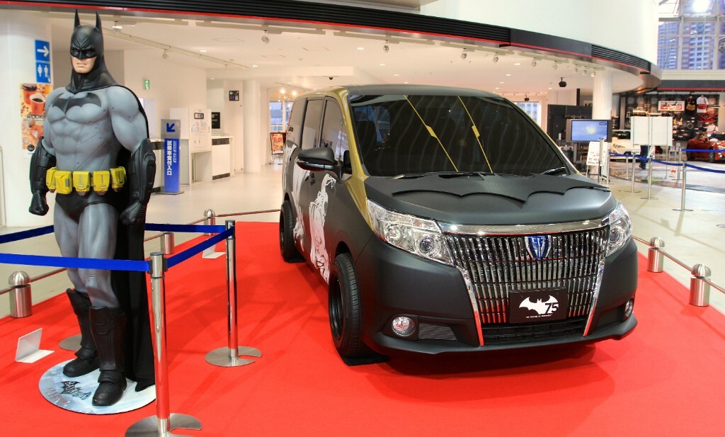 众泰z电动汽车,众泰z100采用两厢设计搭载镍钴锰锂电池