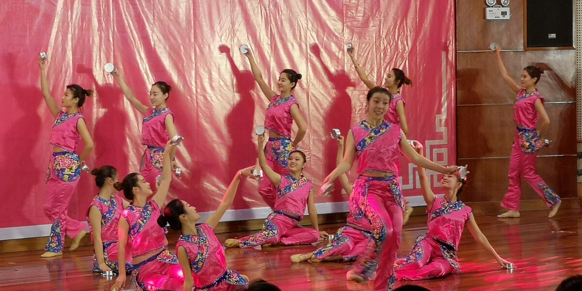 凤凰少儿舞蹈视频下载,唐山市凤凰中学幼儿园正式投入使用