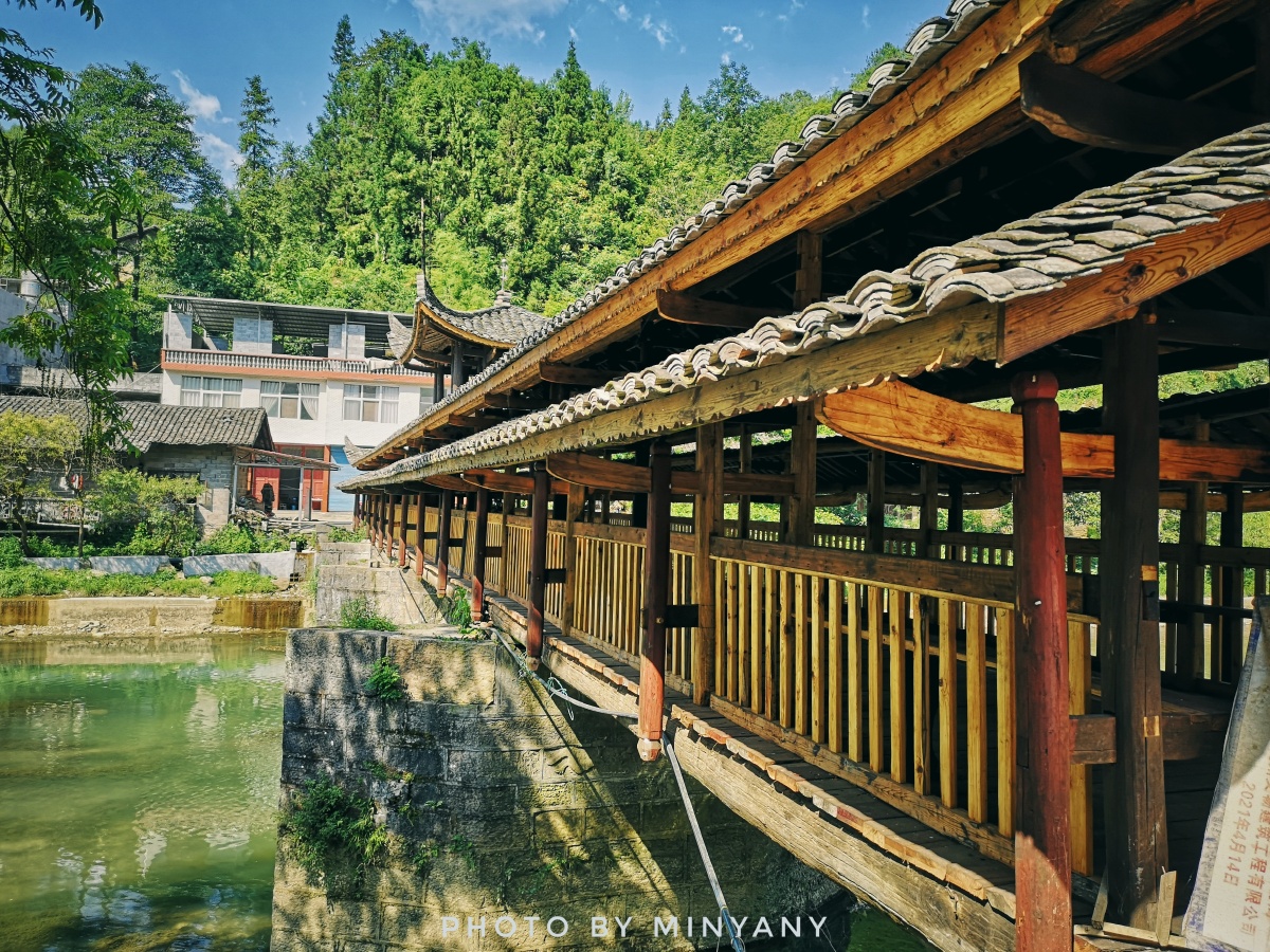 十字路村风雨凉桥,遗忘在咸丰乡间的古桥,位于恩施咸丰县丁寨乡十字路