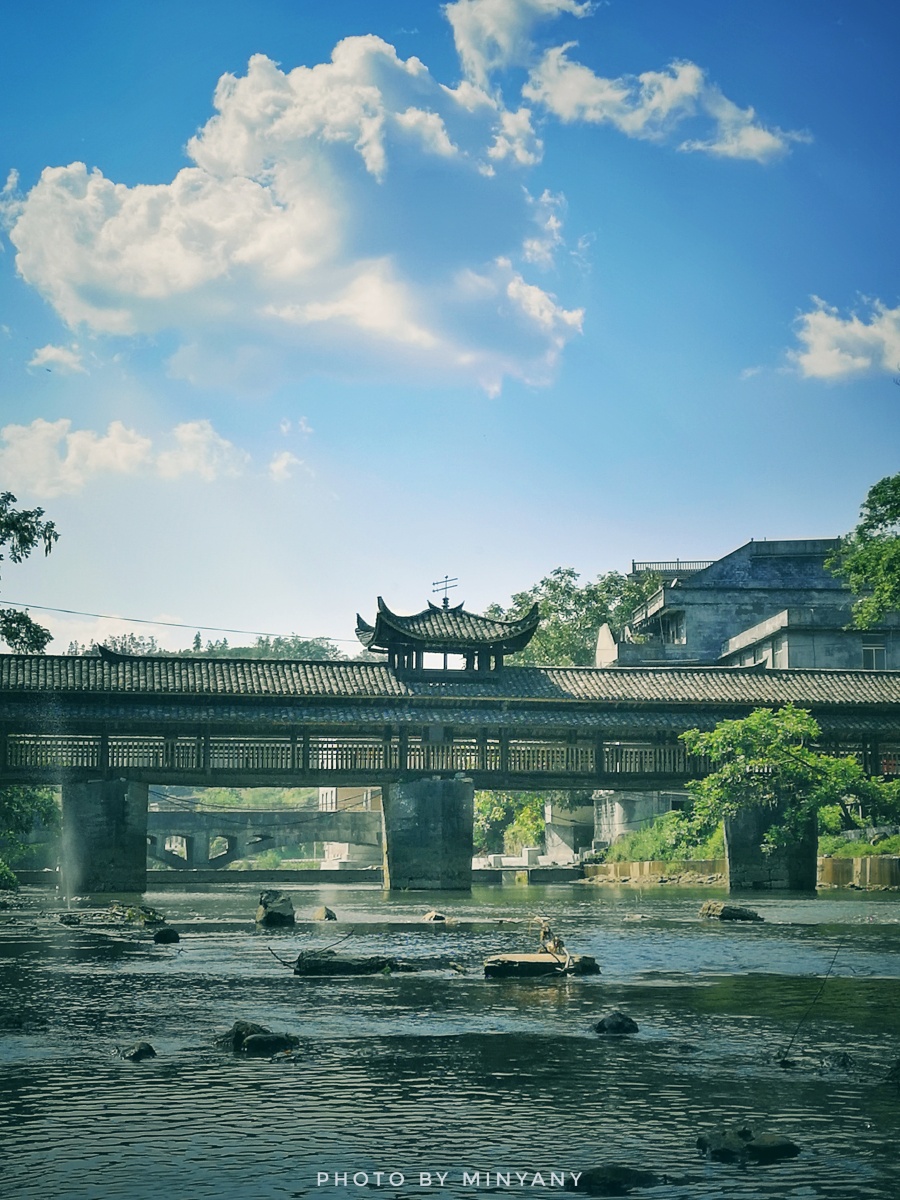 十字路村风雨凉桥,遗忘在咸丰乡间的古桥,位于恩施咸丰县丁寨乡十字路