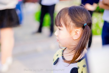 小女孩