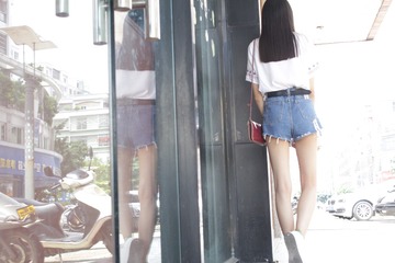 001