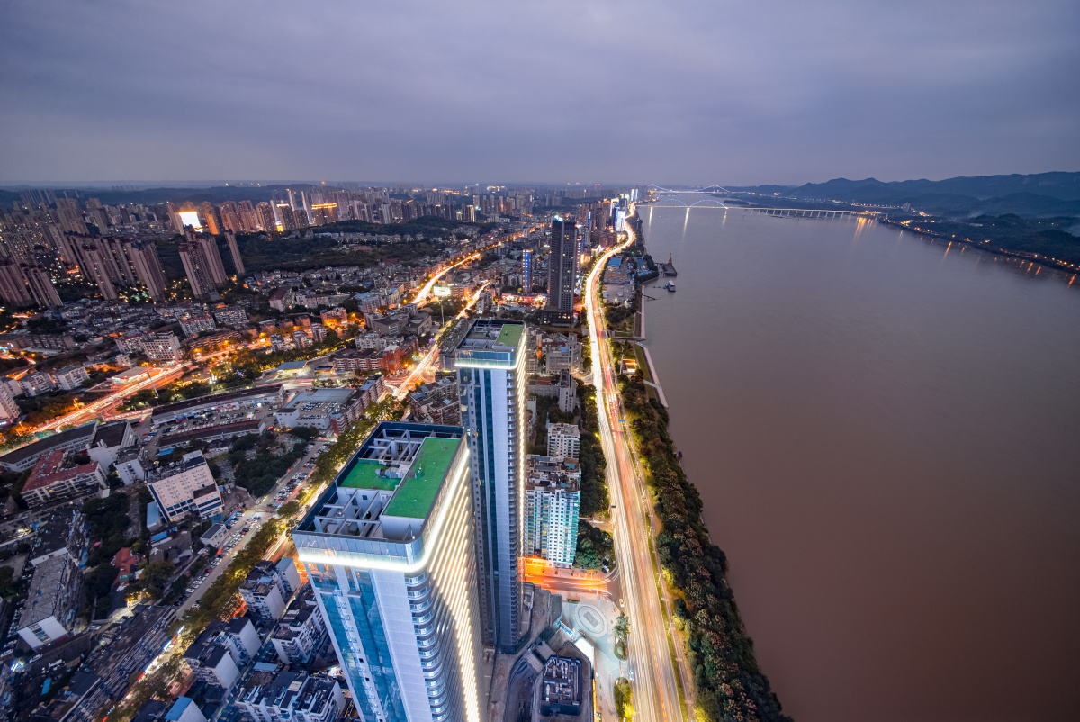 230m高空,俯瞰宜昌伍家岗区.