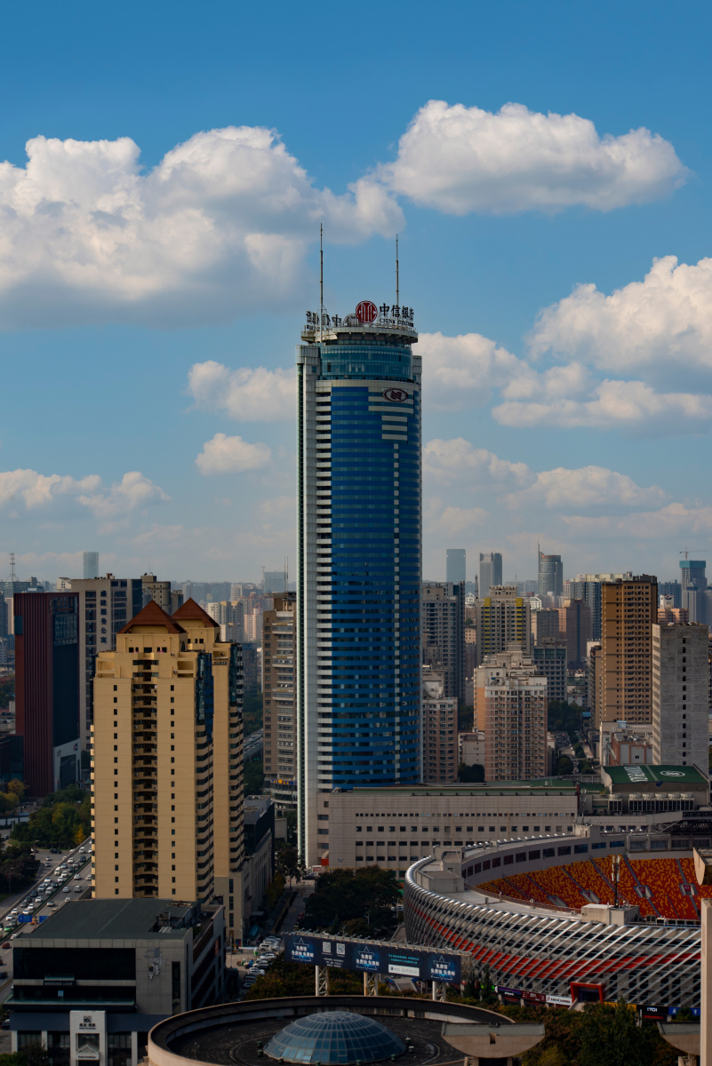 曾经的西北第一高楼陕西信息大厦