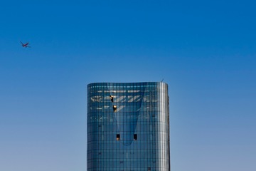 1697351