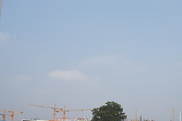 560483