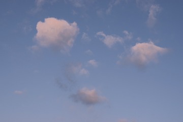 568542