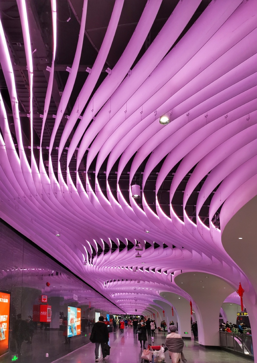 上海地铁14号线豫园站站台的设计有创意有特色