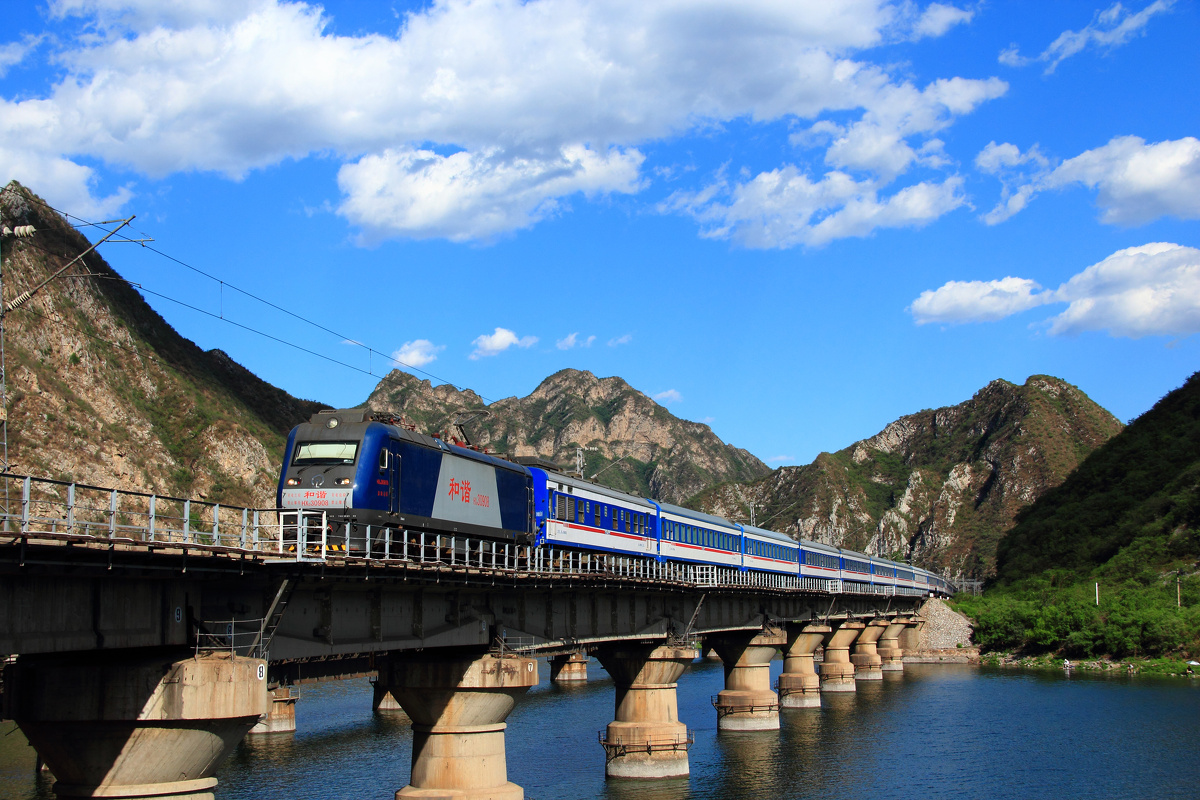 盛夏丰沙 · 穿行青山绿水间