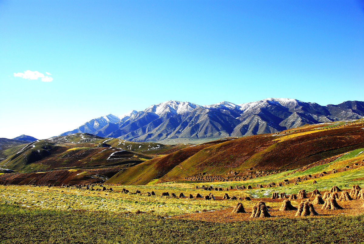 拍摄于甘肃省武威市天祝藏族自治县乌鞘岭,乌鞘岭是祁连山的支脉,海拔