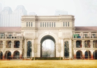 808519