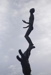 193657