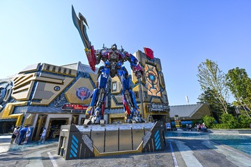 2313600