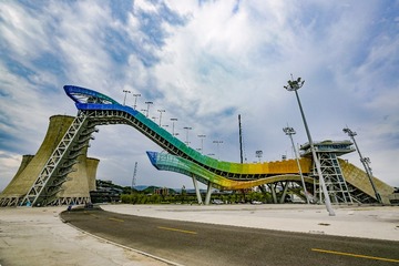 27652
