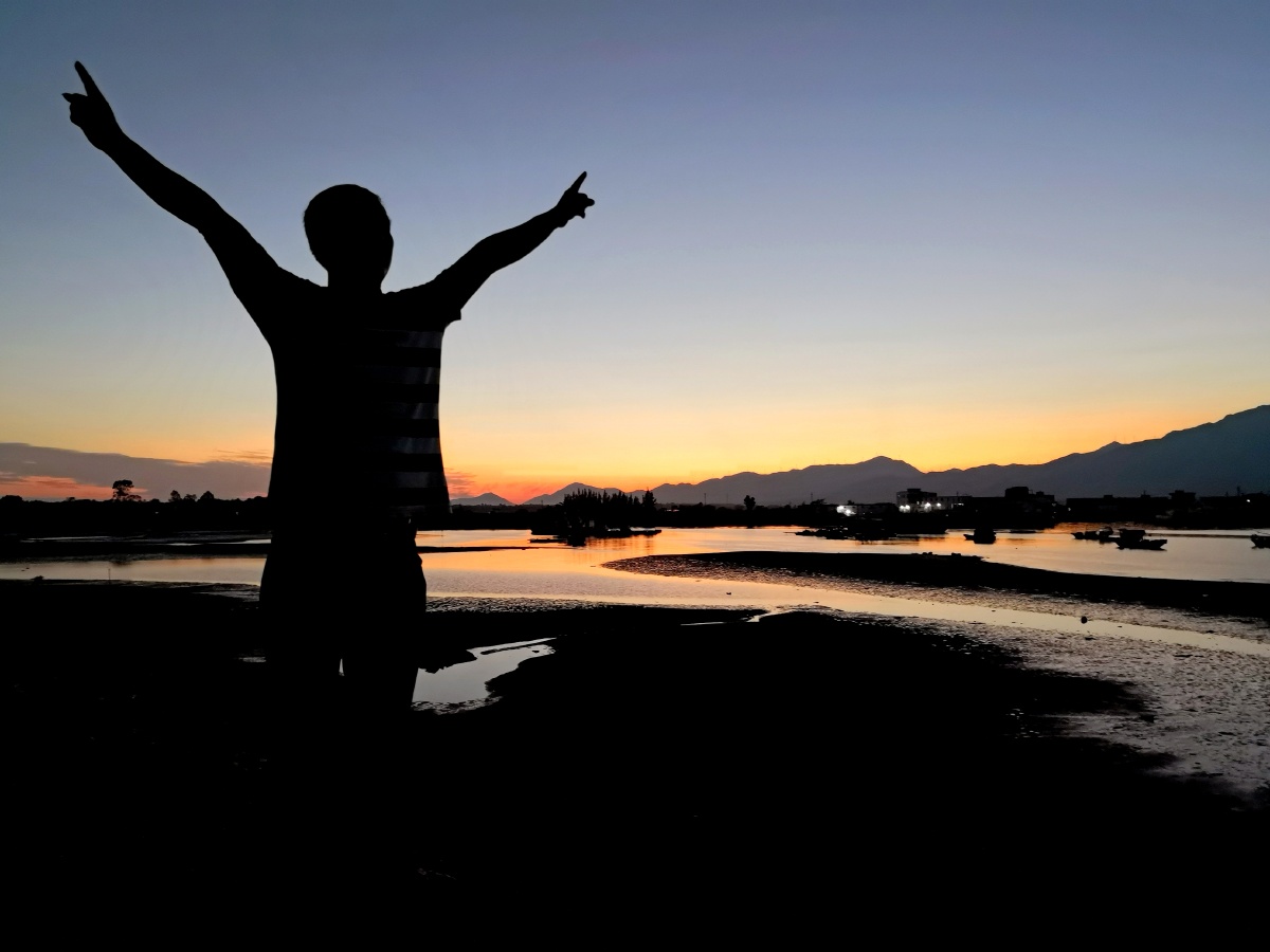 夕阳下的影子 - 凡心逸者 - 图虫