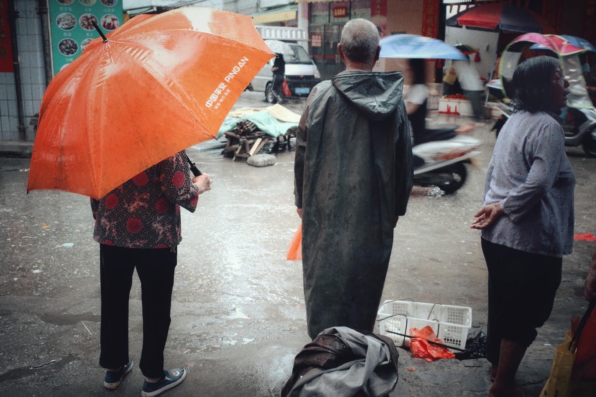 下雨的街头
