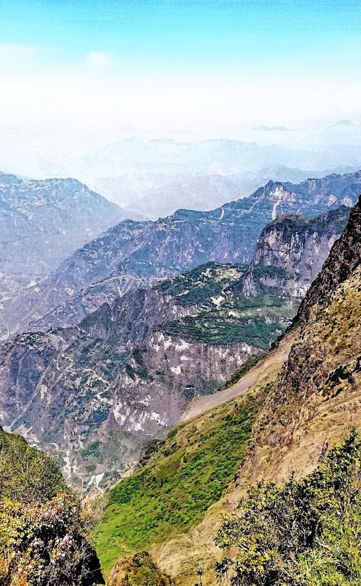 乌蒙磅礴大峡谷