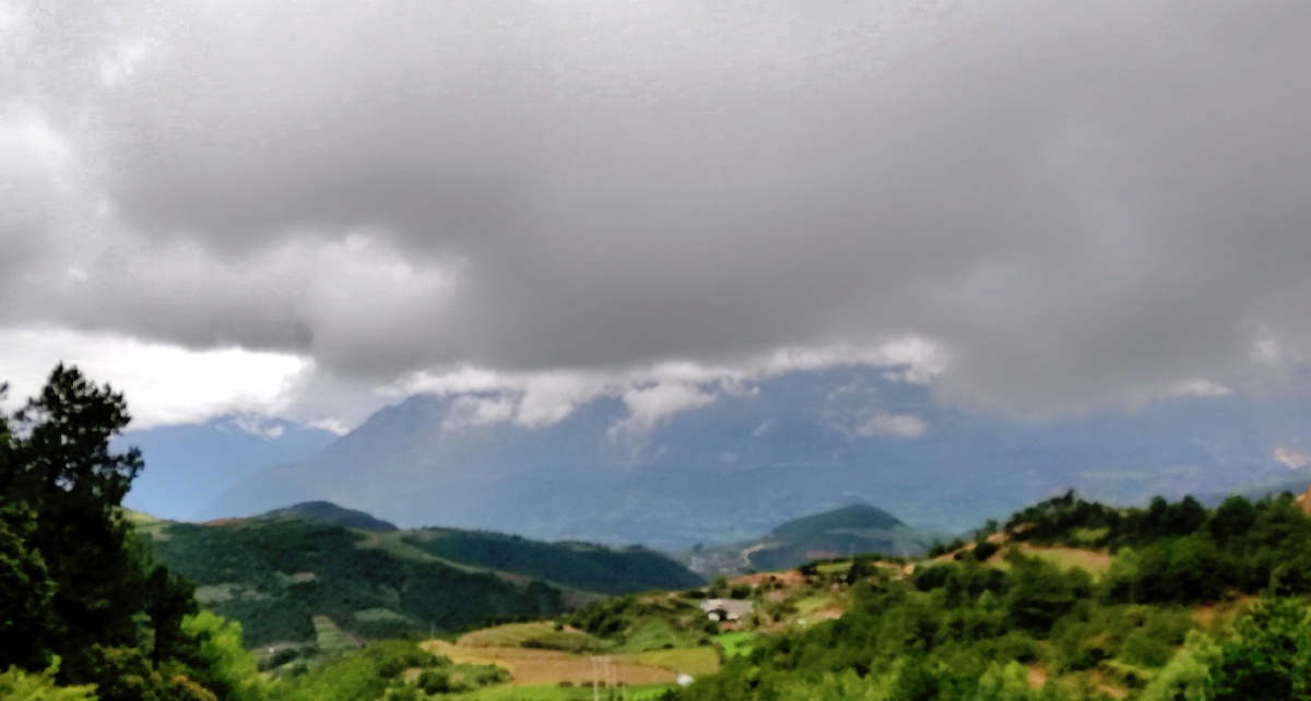 《秋雨风云小凉山》 1分钟前 ·阅读4 赵俊昆 关注 云南宁蒗小凉山.