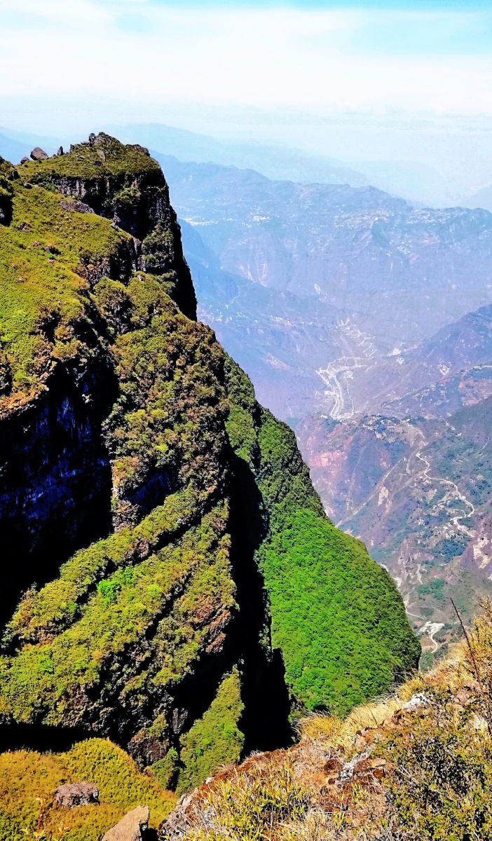 乌蒙磅礴大峡谷