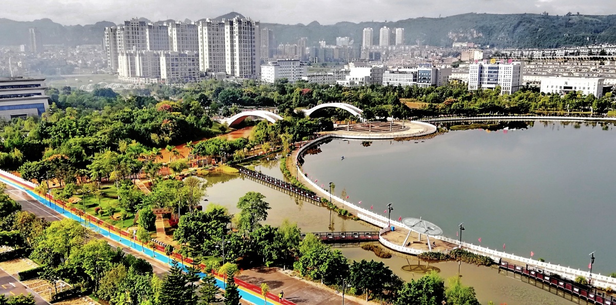 俯瞰华龙文山城