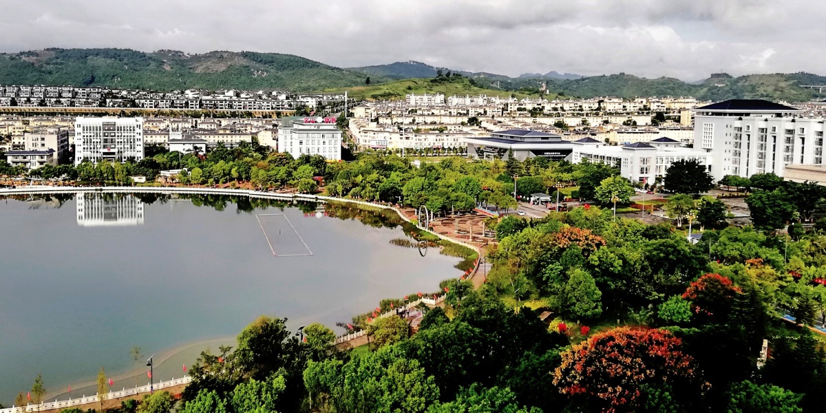 俯瞰华龙文山城