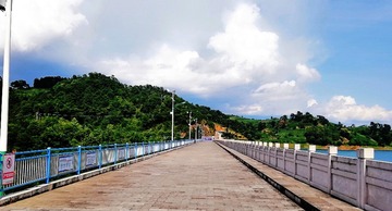 474537
