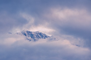 329130