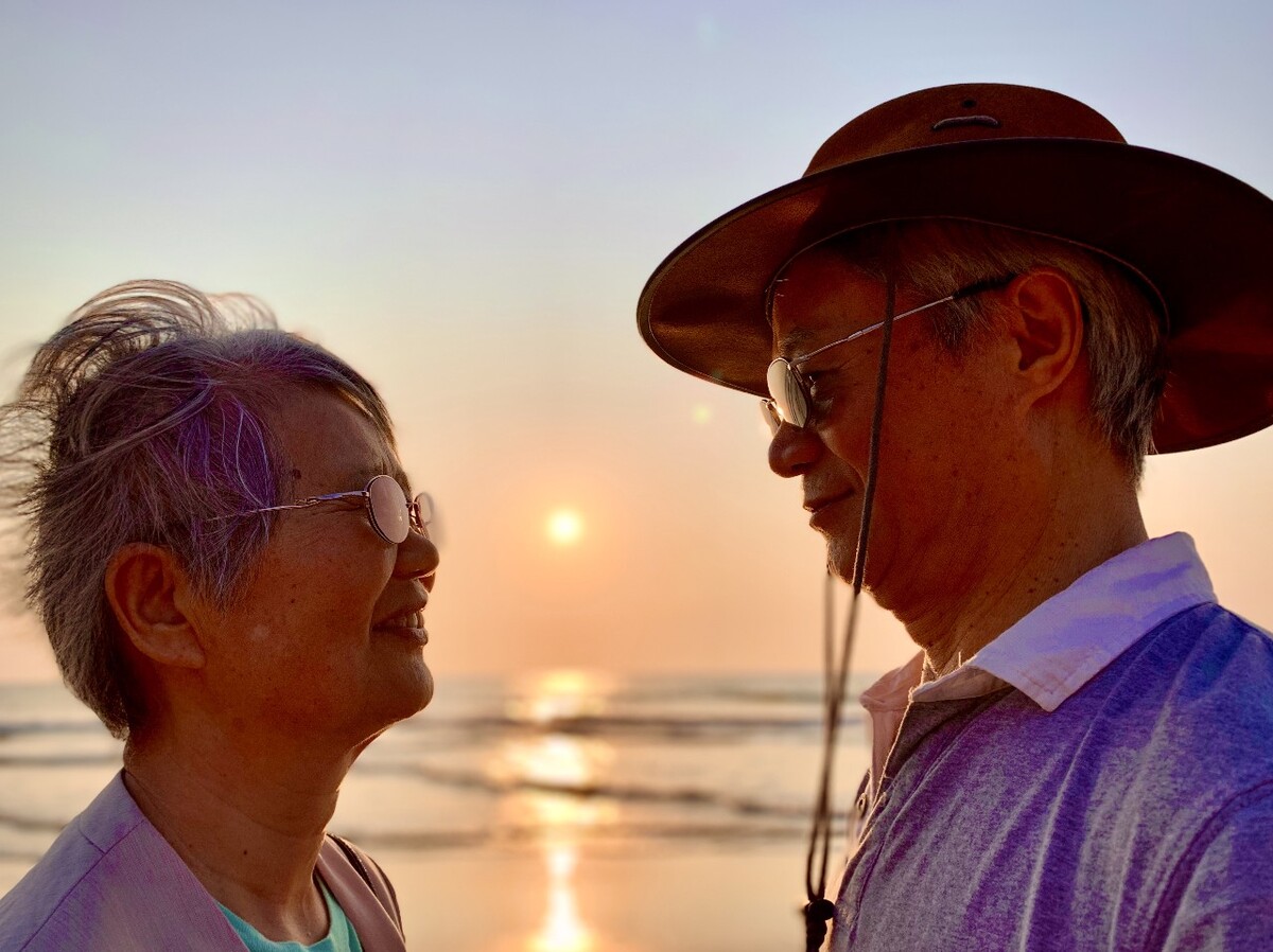 老人金婚摄影技巧,北京夫妇50年后重聚首次拍电视剧