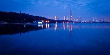 《静静的玄武湖》