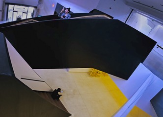 820558
