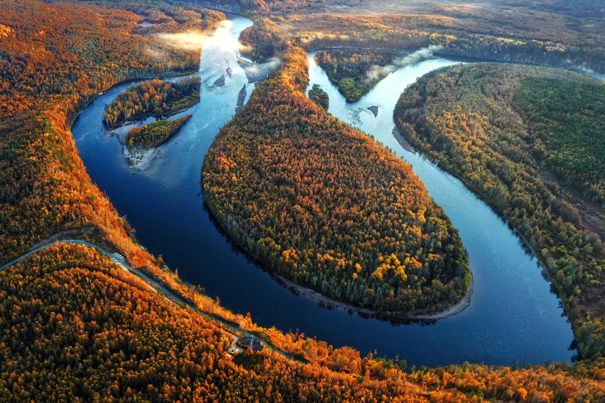 莫尔道嘎国家森林公园内的白鹿岛一凌晨300启航1个多小时的车程赶在