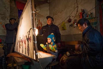 外外回家过年看大戏4.jpg