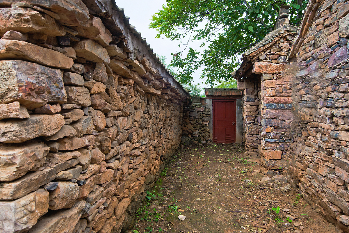 南阳内乡石头村