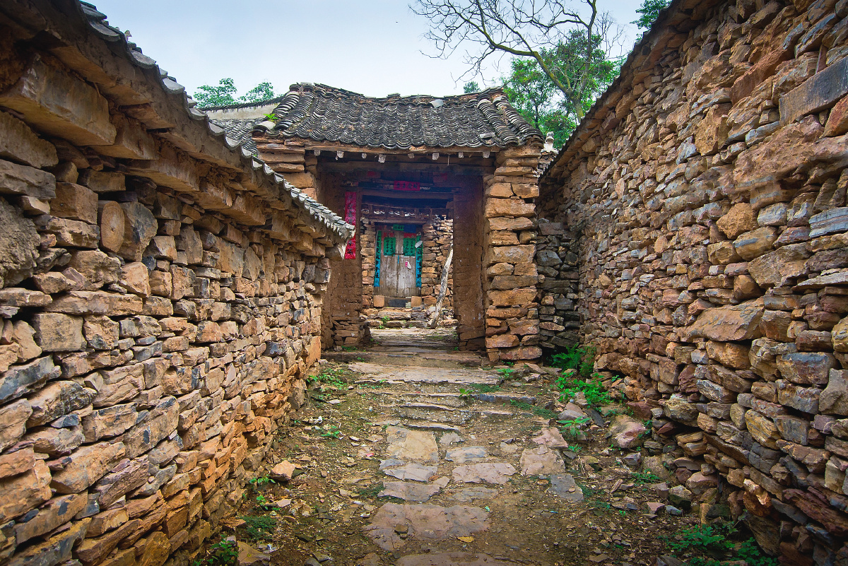 南阳内乡石头村