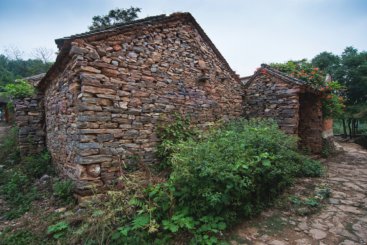 南阳内乡石头村