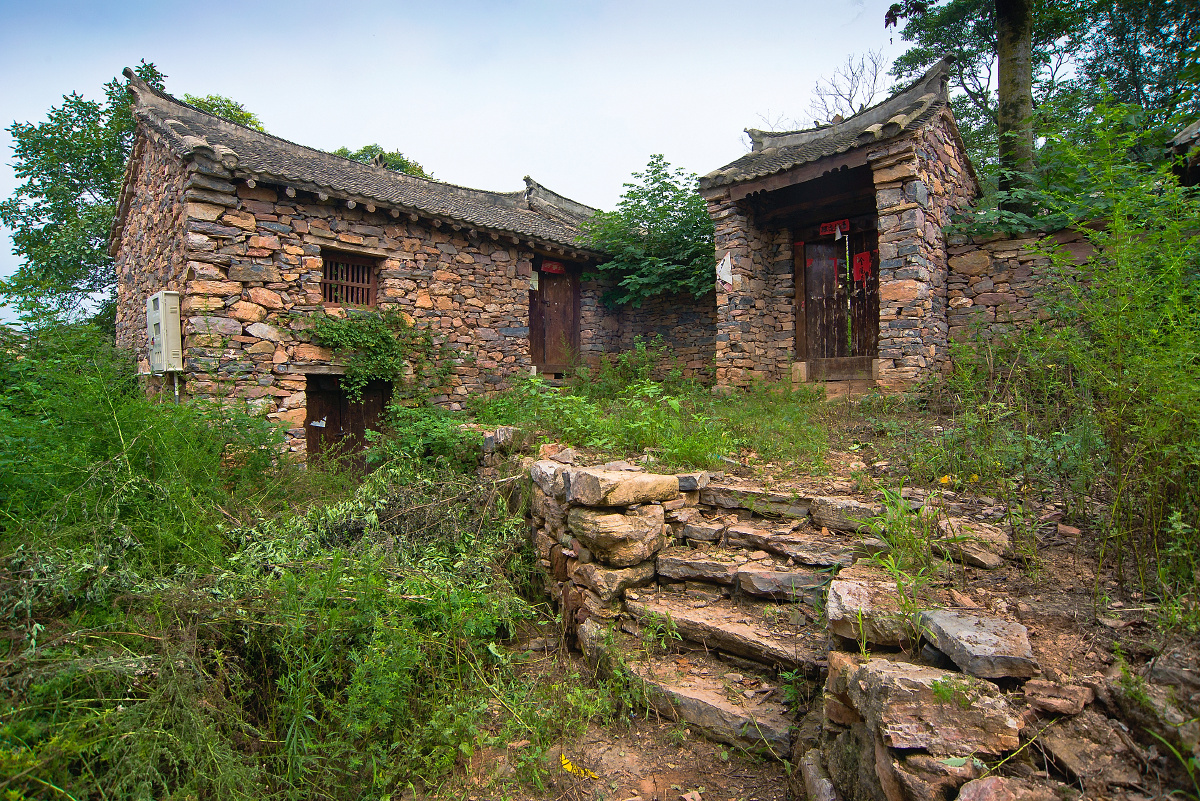 南阳内乡石头村