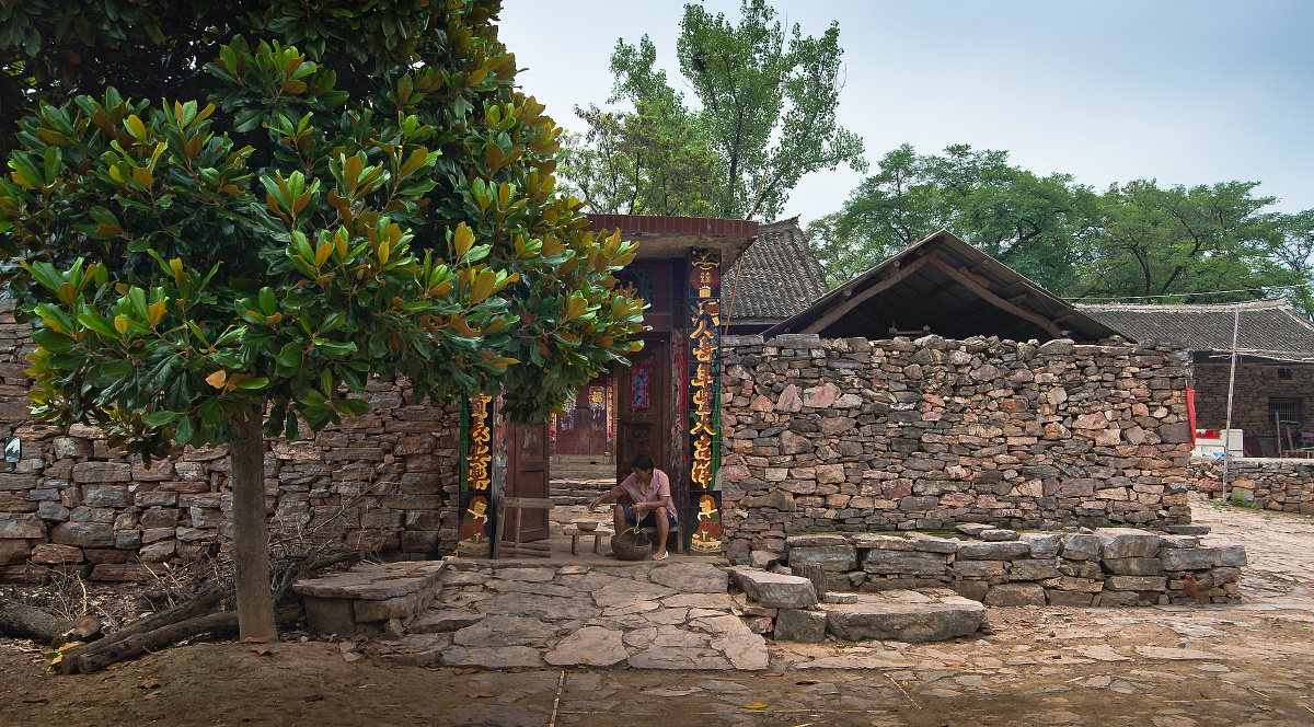 南阳内乡石头村