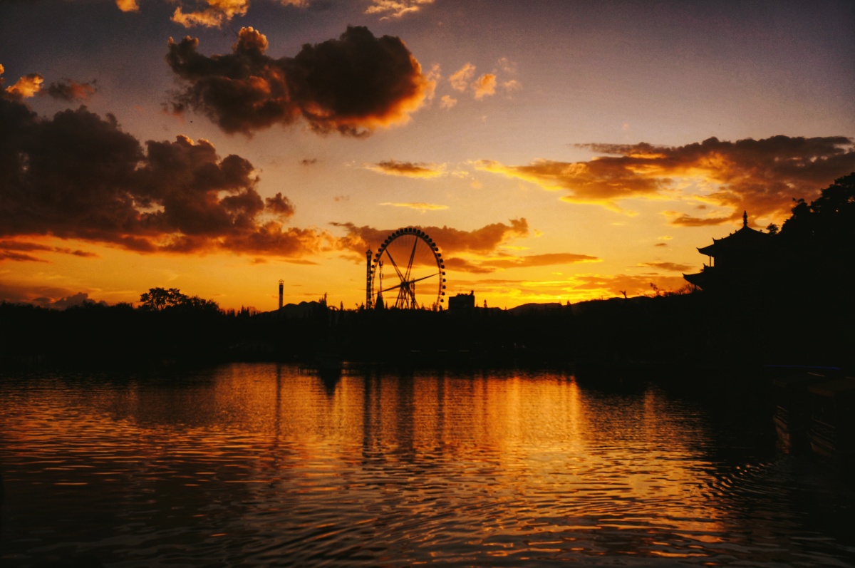 昆明大观楼日落