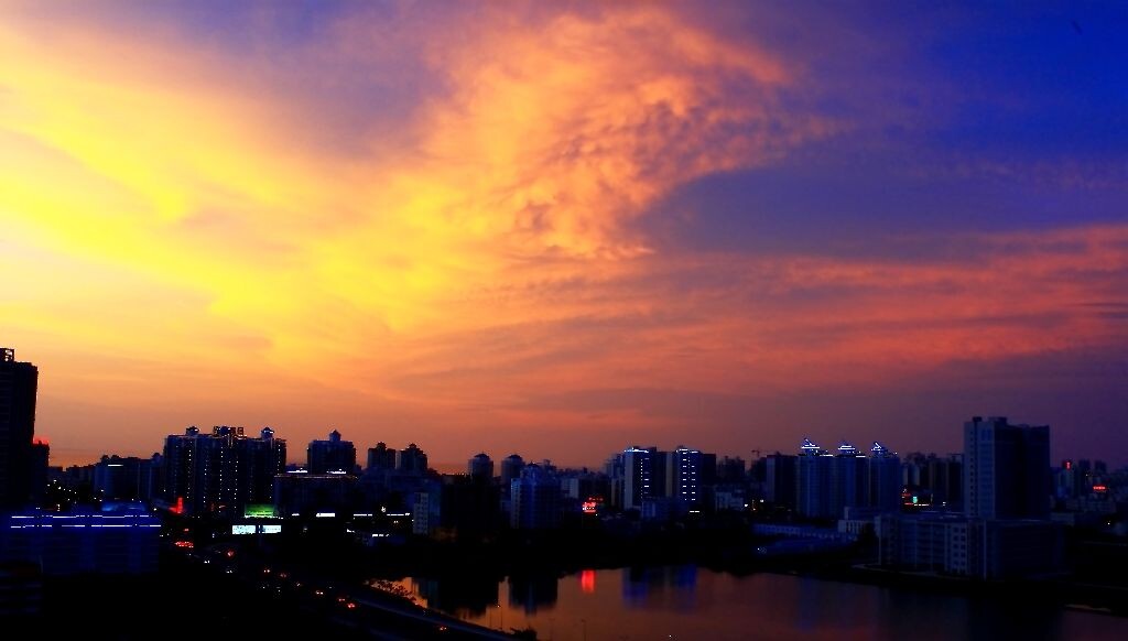 鹰击长空<br />
