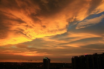 海口又见奇云