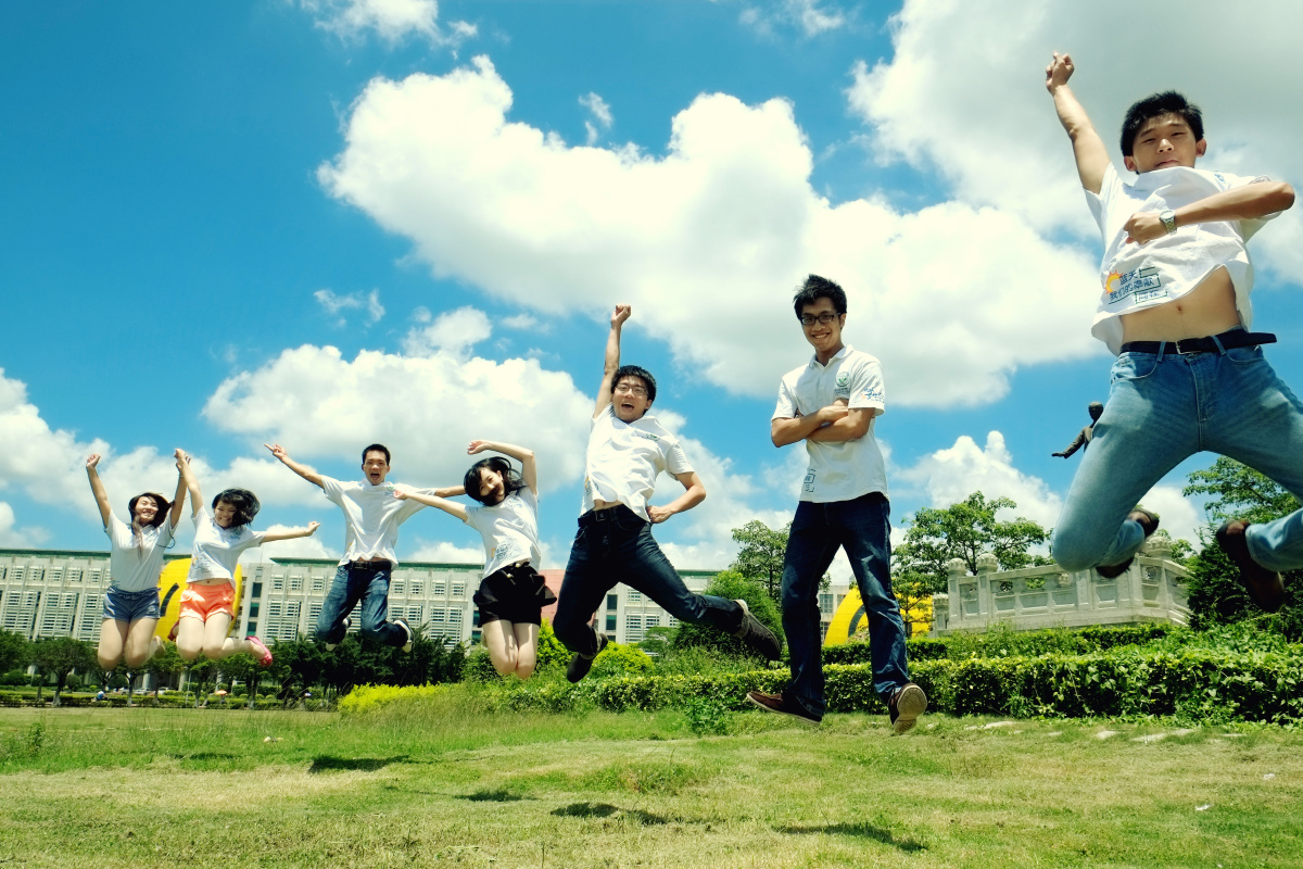 我们没有青春,只有大学.