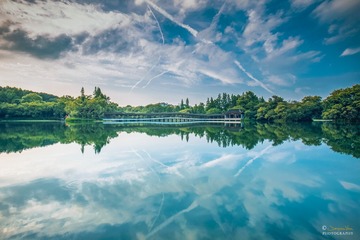 天空之镜