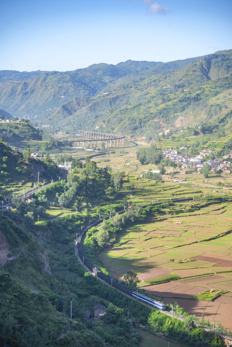 成昆铁路法拉展线