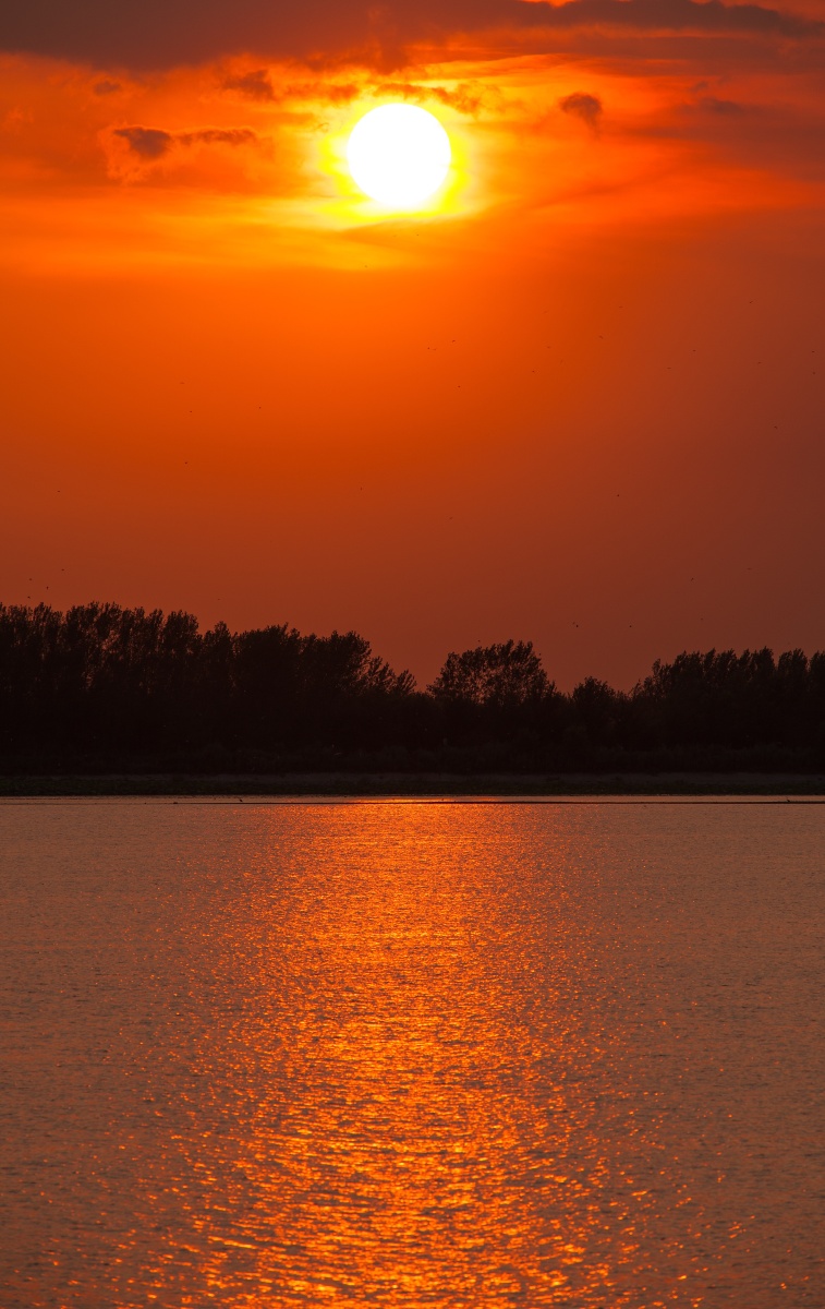 珍珠湖日落美好的光景都会转瞬即逝才会有更好的希望来临