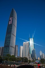 遥相呼应的地标建筑
